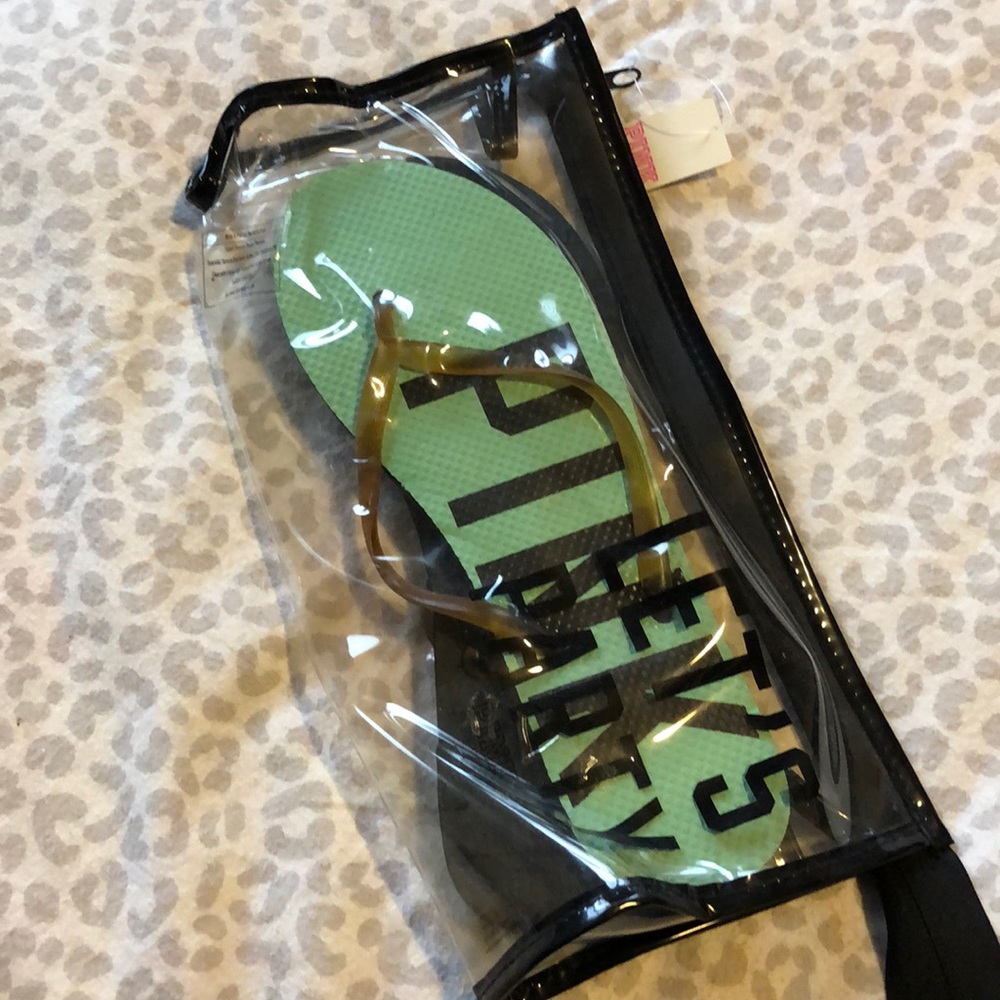 Victoria’s Secret Pink flip flops